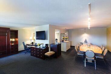 هتل The Marina Inn On San Francisco Bay