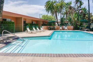 Saga Motor Hotel Pasadena