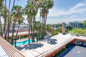 Saga Motor Hotel Pasadena