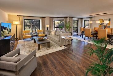 The Scottsdale Resort & Spa, Curio Collection By Hilton