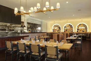 The Scottsdale Resort & Spa, Curio Collection By Hilton