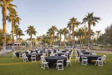 The Scottsdale Resort & Spa, Curio Collection By Hilton