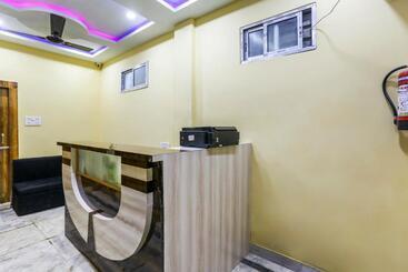 هتل O Red Velvet Classic Near Netaji Subhash Chandra Bose International Airport