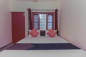 בית מלון כפרי Spot On The Greenwoods Retreat