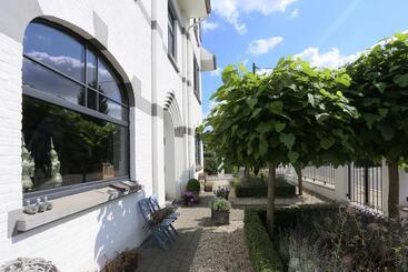 A Bascule Bed And Breakfast Maastricht
