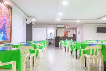 هتل Sevilla Plaza