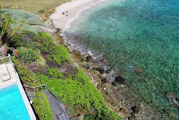 آپارتمانهای توریستها Beach House Younes By Island Properties Online