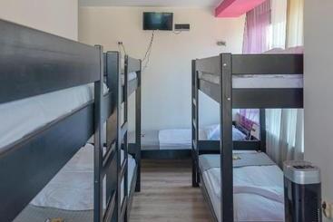 Hostel Puzzle Alfa