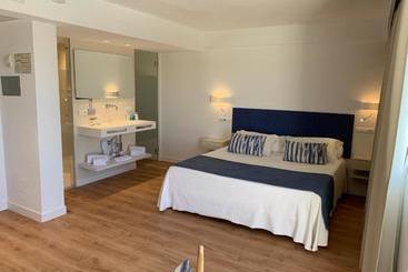 هتل Blau Punta Reina Junior Suites