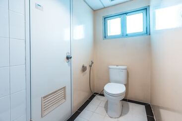 هتل The Habitat By Oyo Rooms