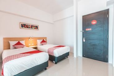 هتل The Habitat By Oyo Rooms