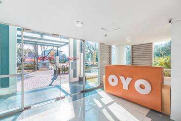 هتل The Habitat By Oyo Rooms