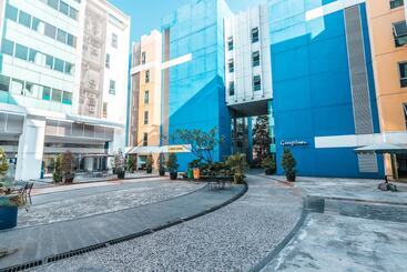 هتل The Habitat By Oyo Rooms