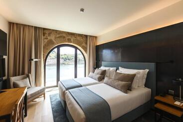 هتل Neya Porto