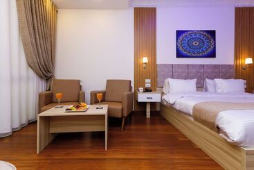 Pyramid Edge Hotel & Exclusive Pyramids View Rooftop