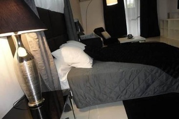 Villa French Luxe