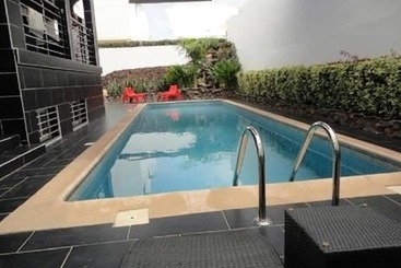 Villa French Luxe