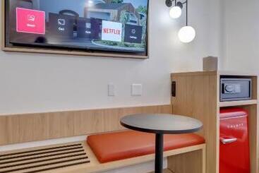 Bob Hotels Tallahassee   Boutique On Budget