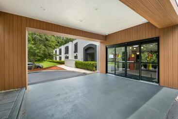 Bob Hotels Tallahassee   Boutique On Budget