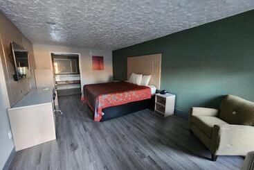 فندق Americas Best Value Inn Longview
