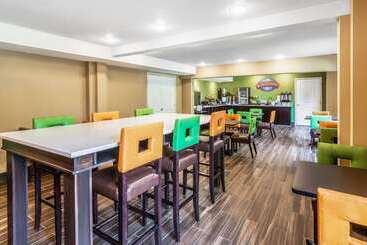 هتل Baymont By Wyndham Newark At University Of Delaware