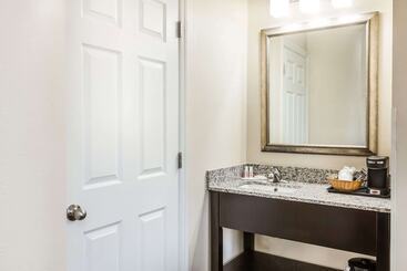 هتل Baymont By Wyndham Newark At University Of Delaware