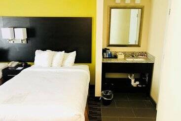 هتل Baymont By Wyndham Newark At University Of Delaware