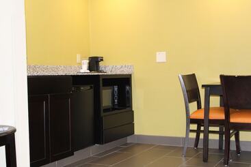هتل Baymont By Wyndham Newark At University Of Delaware