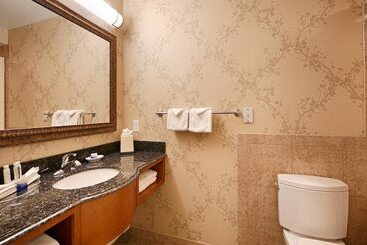 هتل Best Western Plus Silver Saddle Inn