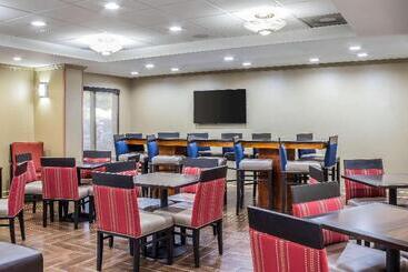هتل Comfort Inn Greensboro  Kernersville