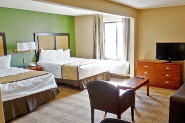 هتل Spark By Hilton Dallas Market Center