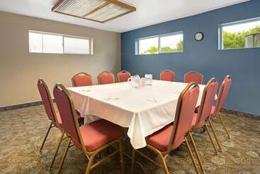 هتل Days Inn By Wyndham Eagan Minnesota Near Mall Of America