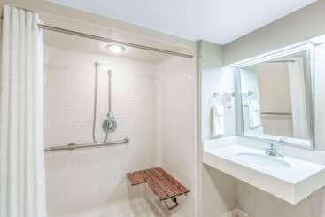 هتل Days Inn By Wyndham Eagan Minnesota Near Mall Of America