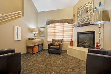 هتل Days Inn By Wyndham Eagan Minnesota Near Mall Of America