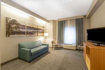 هتل Days Inn By Wyndham Eagan Minnesota Near Mall Of America