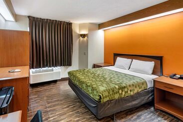 هتل Econo Lodge North Academy