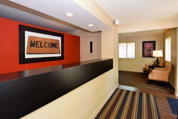 هتل Homestay Suites