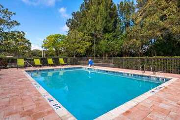 هتل Extended Stay America Suites  Arlington  Six Flags