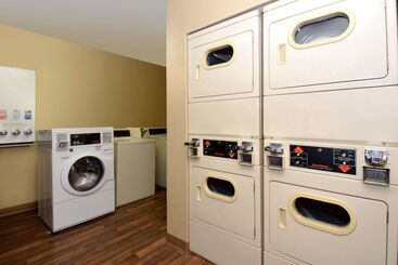 هتل Extended Stay America Suites  Cleveland  Great Northern Mall
