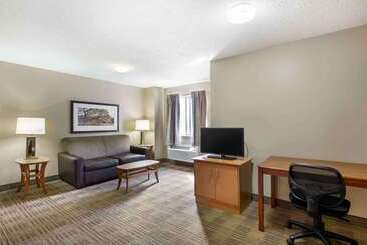 هتل Extended Stay America Suites  Cleveland  Great Northern Mall