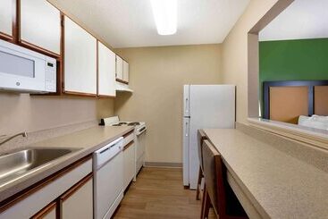 هتل Extended Stay America Suites  Cleveland  Great Northern Mall