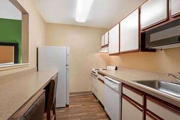 هتل Extended Stay America Suites  Cleveland  Westlake