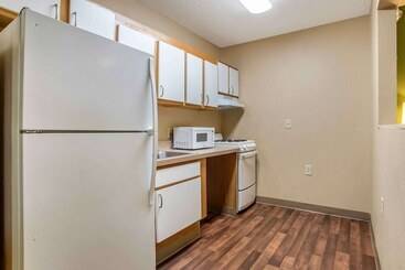 هتل Suburban Studios Montgomery East I 85