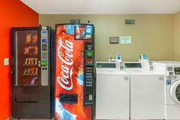 هتل Extended Stay America Suites  Raleigh  Cary  Harrison Ave