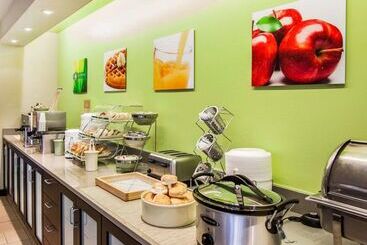 هتل Quality Inn & Suites