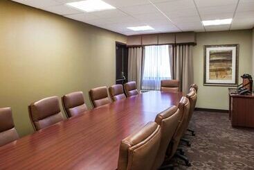 هتل Quality Inn & Suites
