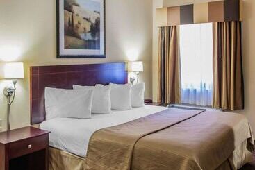 هتل Quality Inn & Suites