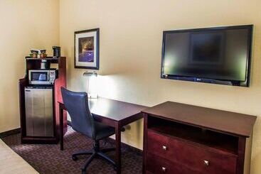 هتل Quality Inn & Suites