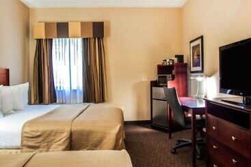هتل Quality Inn & Suites