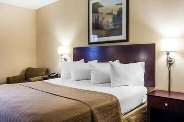 هتل Quality Inn & Suites